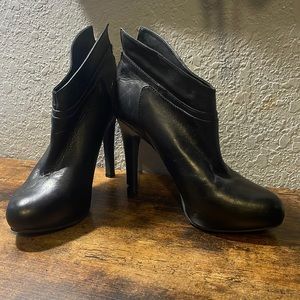 Jessica Simpson heel boots size: 7.5M/37.5